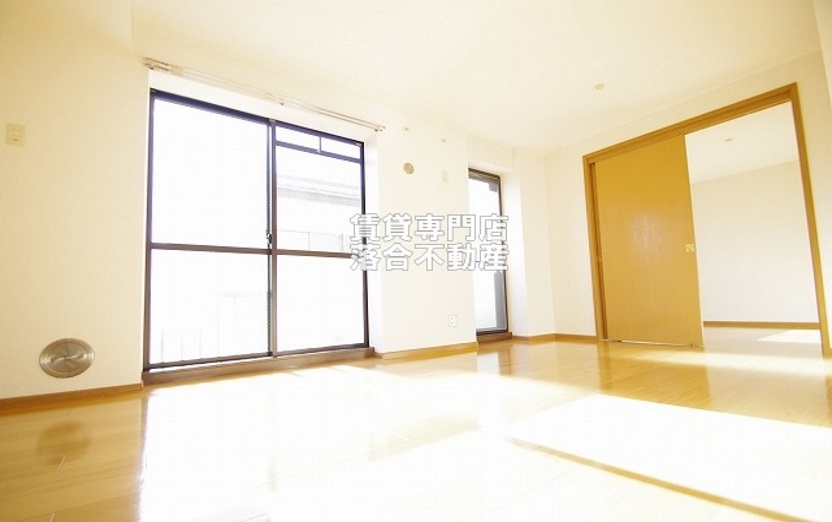 居室・リビング　明るいゆったりとしたリビング♪