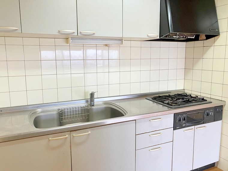 キッチン　3口ガスシステムキッチン