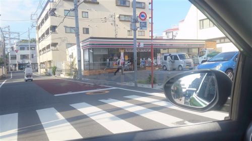 コンビニ　セブンイレブン 大田区千鳥町駅前店（コンビニ）まで355m