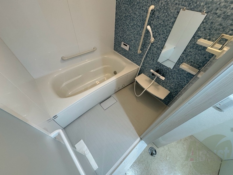 バス・シャワールーム　お風呂になります。一日の疲れを癒してくださいね。