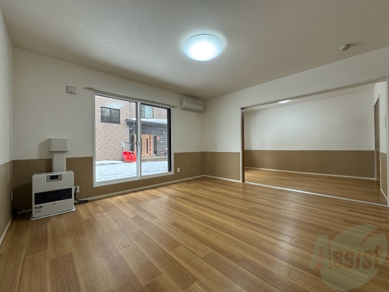 居室・リビング　広くてキレイなお部屋が広がっていて、充実した生活が送れそう。