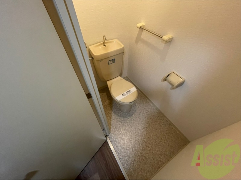 トイレ　こちらはトイレです。清潔感があり、安心して使用できます。