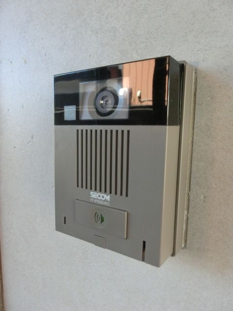 セキュリティ　訪問者の顔が見えて安心のＴＶモニターホン付きです