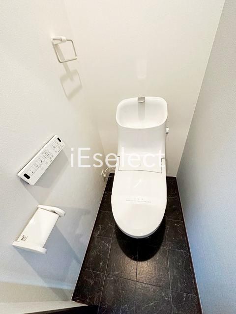 トイレ　温水洗浄便座付きのトイレ