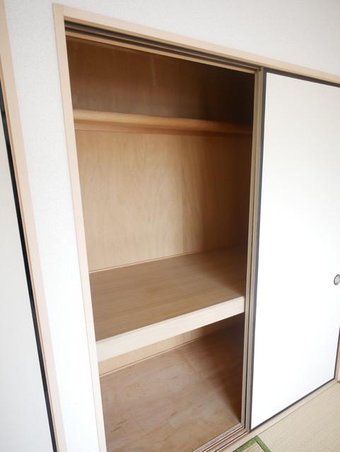 収納　★使い勝手の良い押入れタイプの収納です★