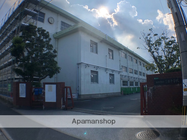 中学校　北九州市立菅生中学校（中学校）まで720m