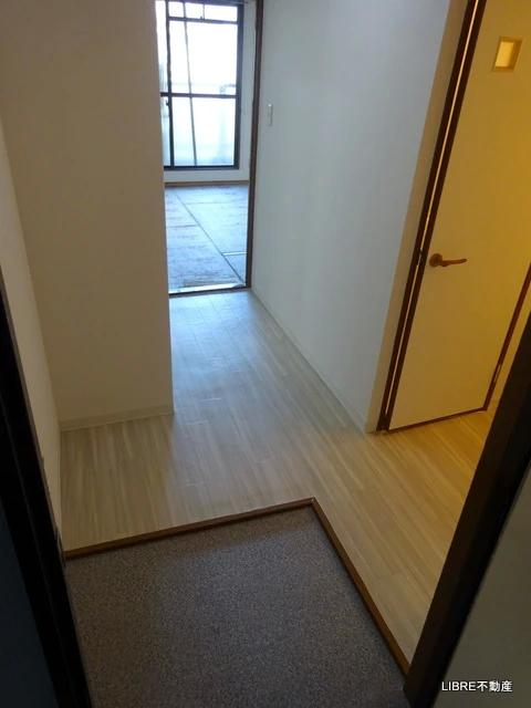 玄関　玄関側から見た室内です！