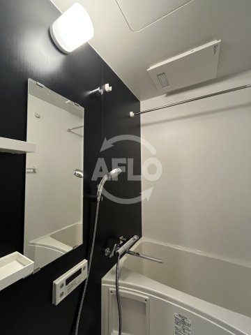 バス・シャワールーム　コンフォリア江坂広芝町　浴室