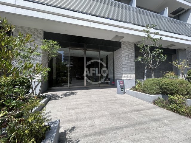 エントランス　コンフォリア江坂広芝町　エントランス