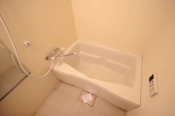 バス・シャワールーム　※別部屋の写真です