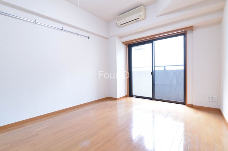 居室・リビング　内見予約受付中、お気軽にお問い合わせください。