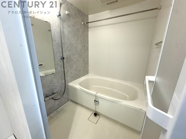 バス・シャワールーム　浴室乾燥機・追い炊き機能付きで便利☆