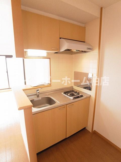 キッチン　コンパクトなキッチンで掃除もラクラク