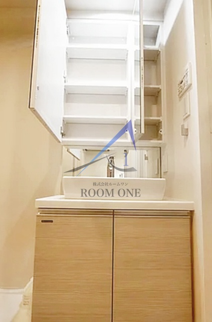 洗面設備　独立洗面台です。