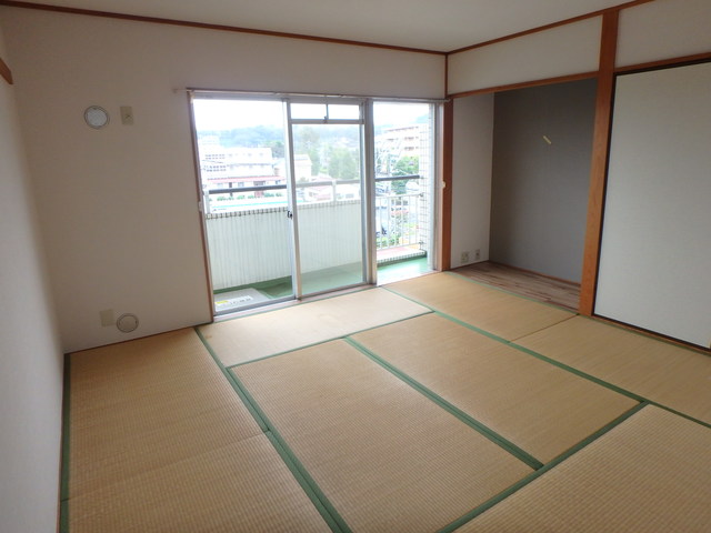 居室・リビング　別号室参考写真