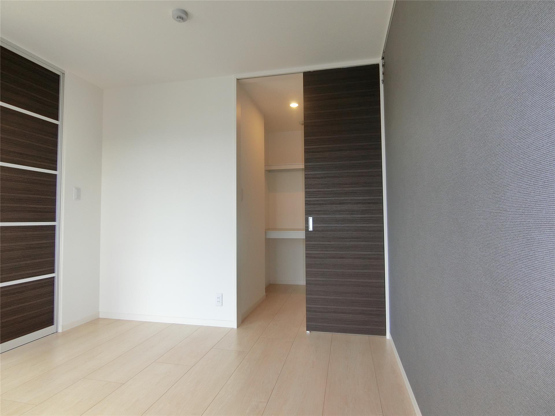 収納　お部屋をスッキリと使えるWIC付き♪（同仕様画像）