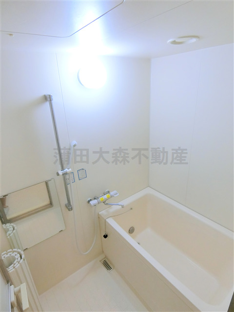 バス・シャワールーム　追焚付きのお風呂　バスルーム