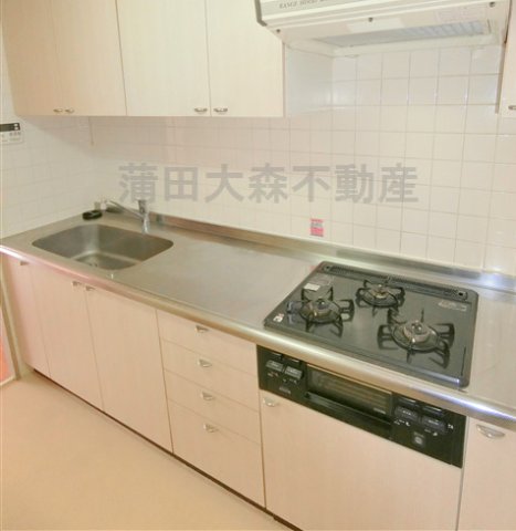 キッチン　3口ガスグリル付システムキッチン