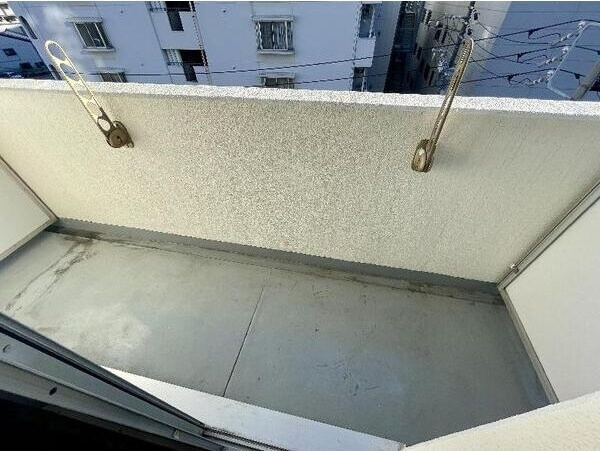 バルコニー　※写真は同じマンションの違う部屋のものになります。