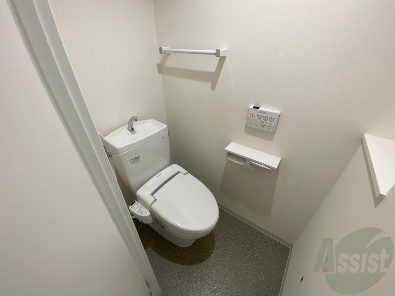 トイレ　こちらはトイレです。清潔感があり、安心して使用できます。