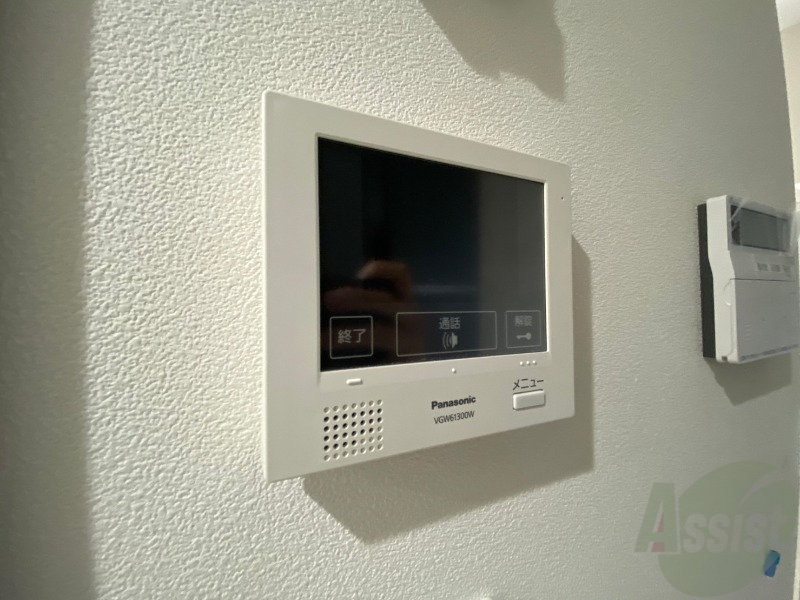 セキュリティ　ＴＶモニター付インターホンです。来客者の顔が見えるので安心！