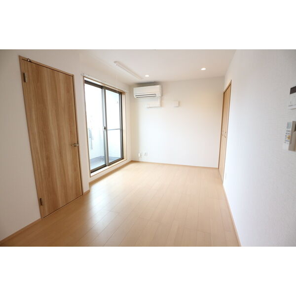 居室・リビング　※別号室の参考写真、現況優先※