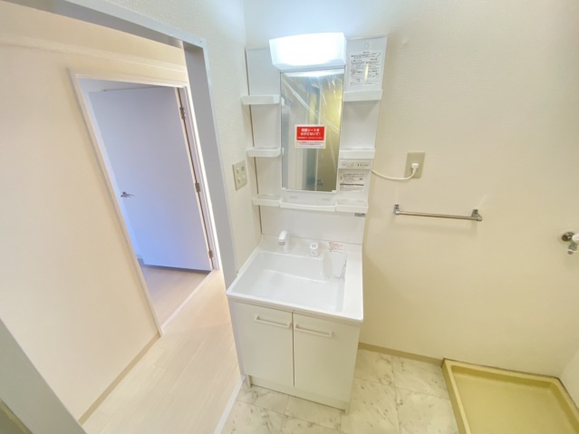 その他設備　同タイプの別部屋写真です。