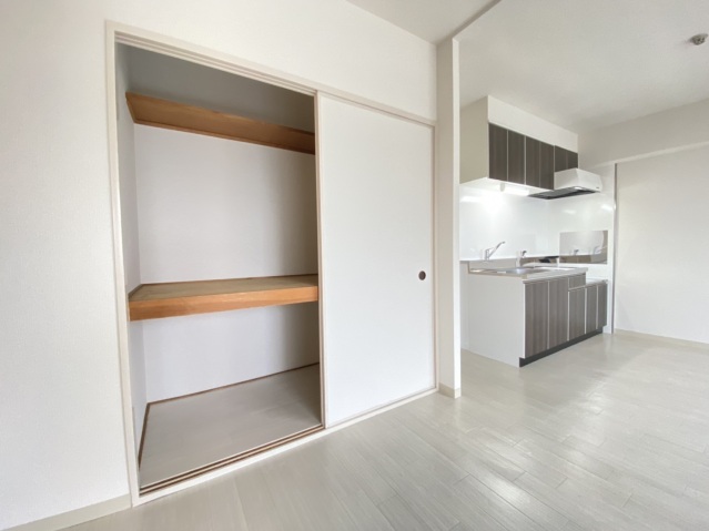 収納　同タイプの別部屋写真です。