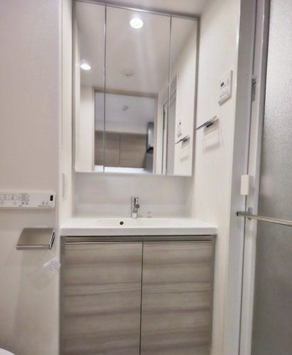 洗面設備　※別部屋の参考写真です。