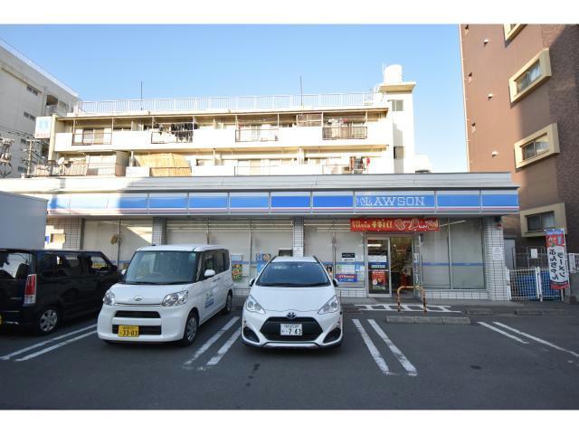 コンビニ　ローソン鹿児島下荒田四丁目店（コンビニ）まで332m