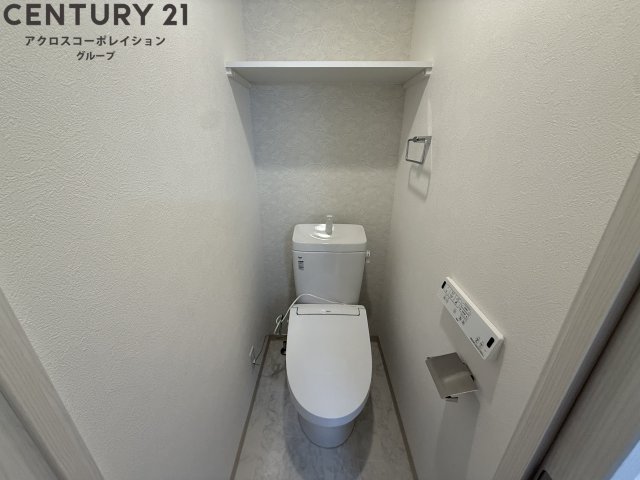 トイレ　温水洗浄便座付きのトイレです♪