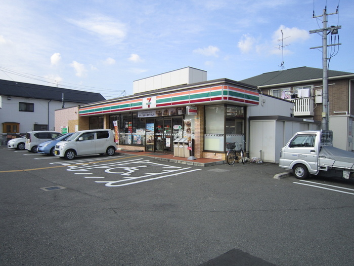 コンビニ　セブンイレブン（コンビニ）まで120m