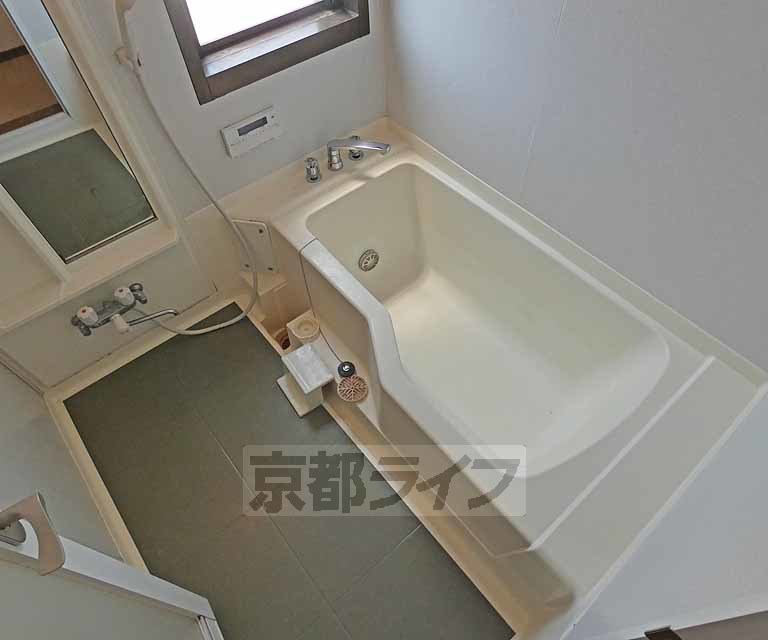 バス・シャワールーム　浴室です。