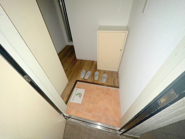 玄関　落ち着いたおしゃれな玄関です。
