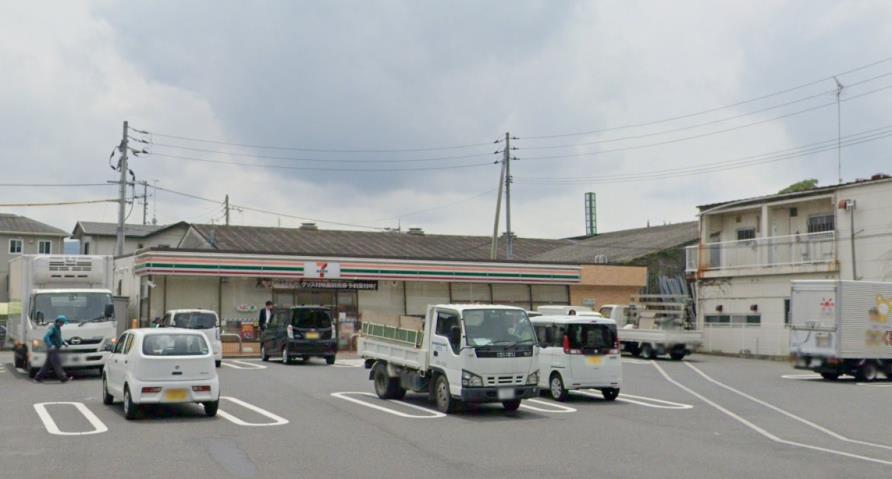 コンビニ　セブンイレブン（コンビニ）まで356m