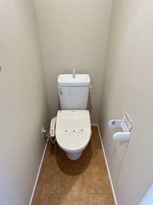 トイレ　※別部屋参考写真です