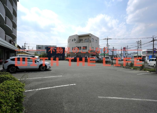 駐車場　車をお持ちの方に嬉しい駐車場付きの物件です