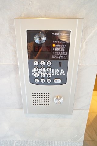 セキュリティ　女性の方でも安心のモニター付きオートロック♪