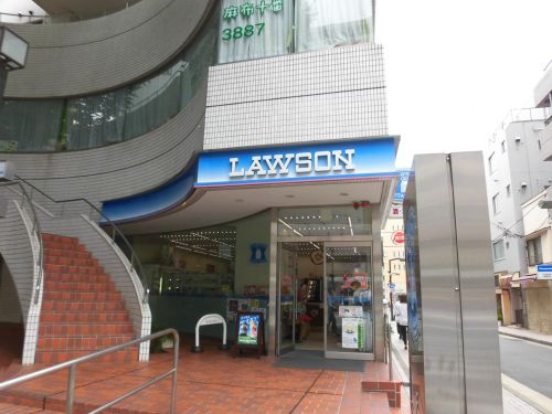 コンビニ　ローソン麻布十番一丁目店（コンビニ）まで93m
