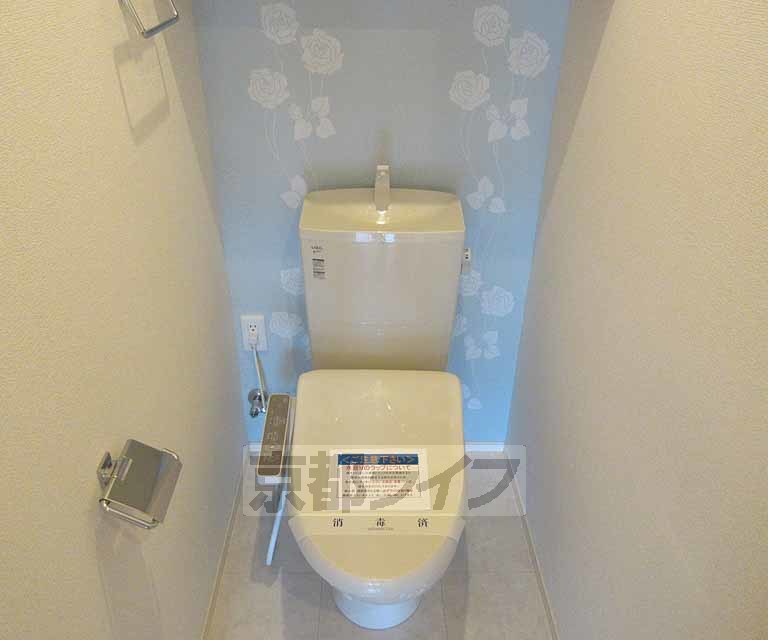 トイレ　嬉しいウォシュレット付です！