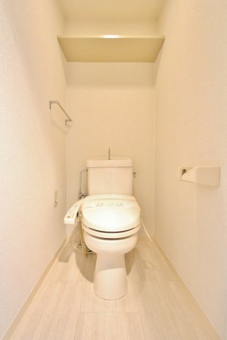 トイレ　参考写真（同物件別部屋）