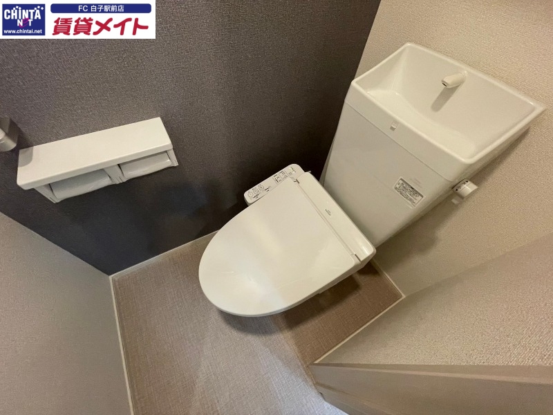 トイレ　同型参考写真