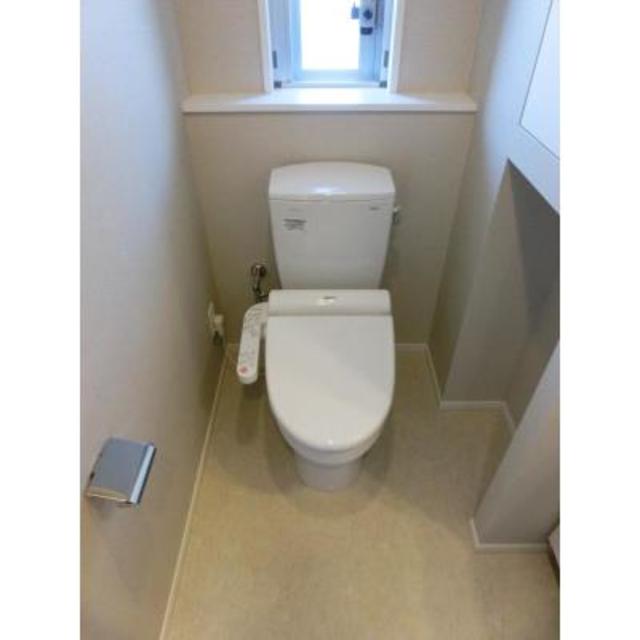 トイレ　※写真は同タイプ住戸です。