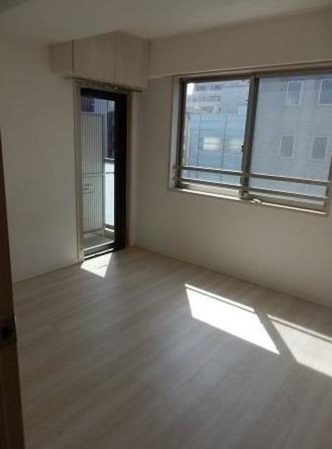 居室・リビング　明るいお部屋です