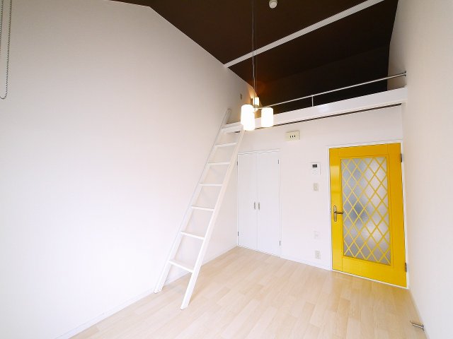 その他部屋・スペース　明るい洋室です。
