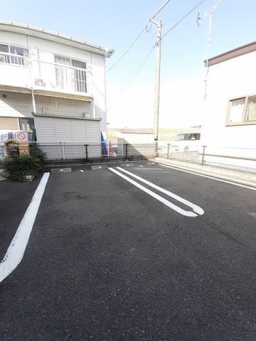 駐車場　車をお持ちの方に嬉しい駐車場付きの物件です