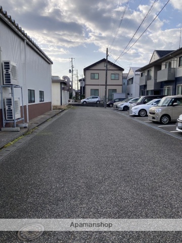 その他　前面道路（その他）まで0m