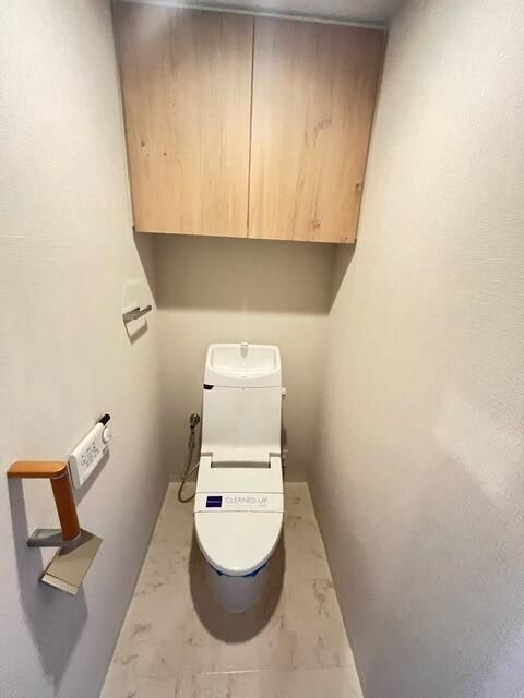 トイレ　別タイプ部屋　参考写真です