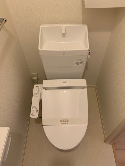トイレ　温水洗浄便座付トイレ