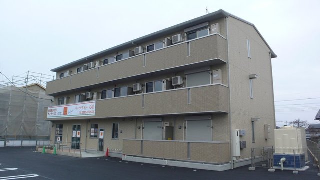 建物外観　南向きで日当たり良好　インターネット無料